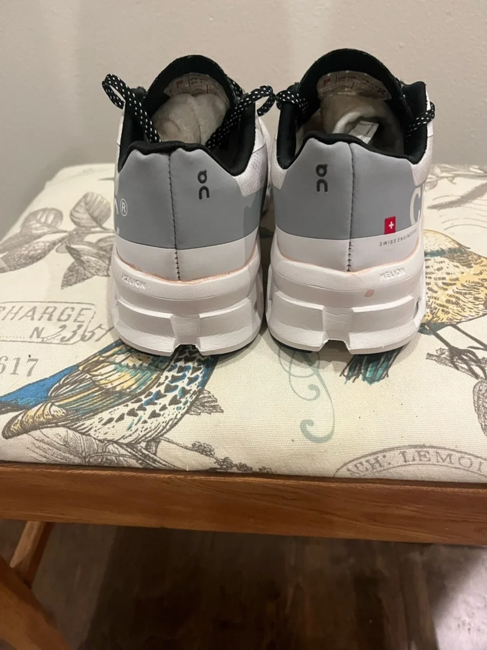 Men’s On Cloudmonster white size 8 (41) - Picture 6 of 10